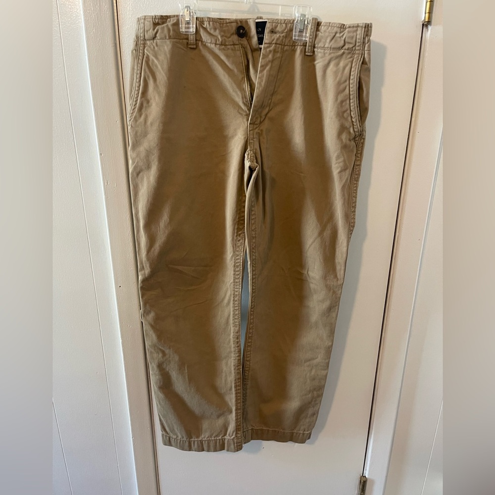 Mens American Eagle khakis.